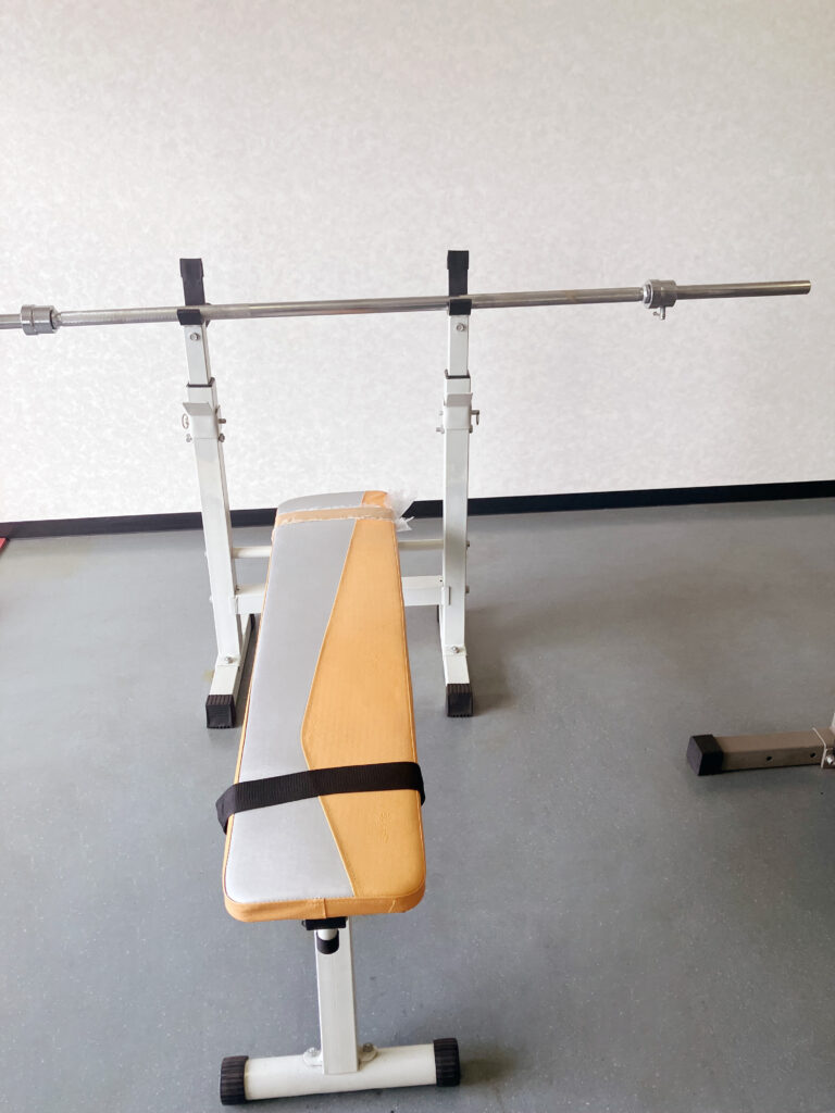 トレーニングルームと器具-07